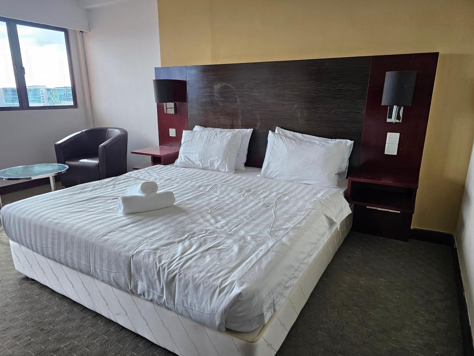 Kota Kinabalu City Ensuite At Scsp Ming Garden ภายนอก รูปภาพ
